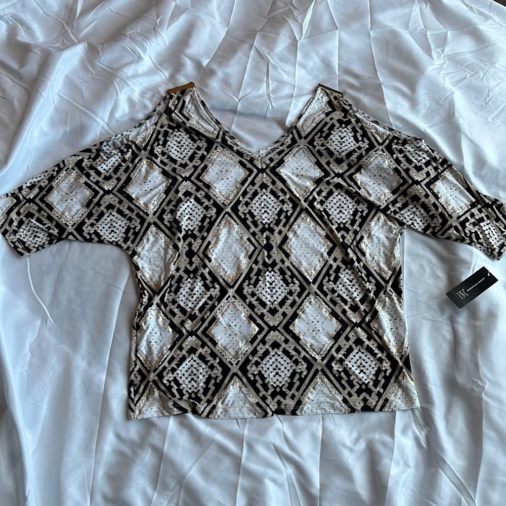 NWT INC Cold Shoulder Top